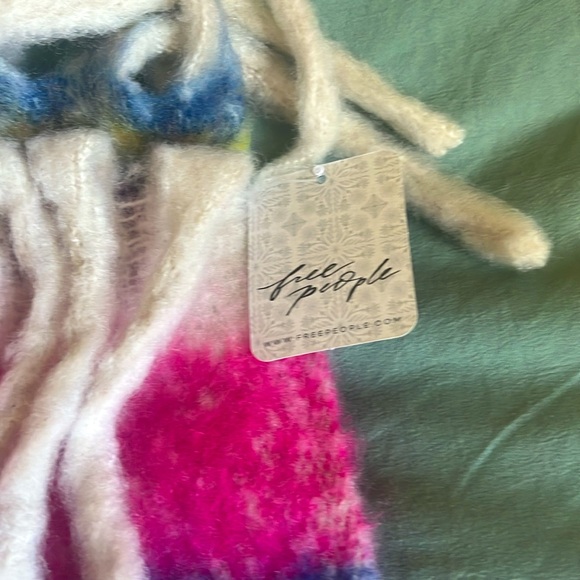 NWT Free people Fringe Throw. Fun pop of color throw with super cute fringe. - Picture 3 of 8